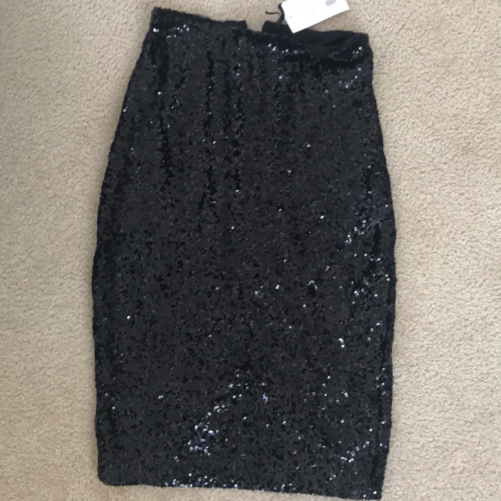 Sequence knee length skirt